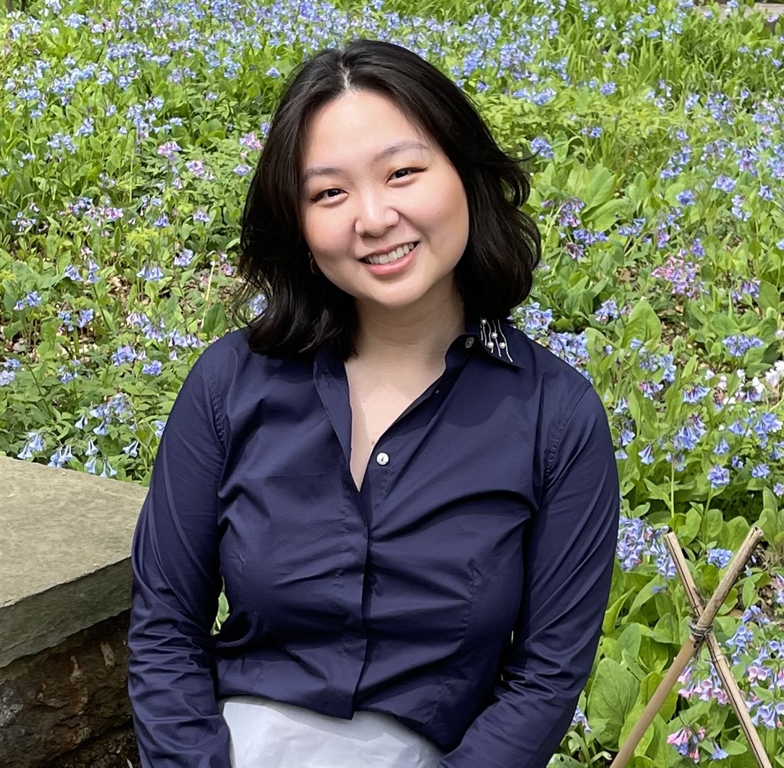 Julia Mun Headshot